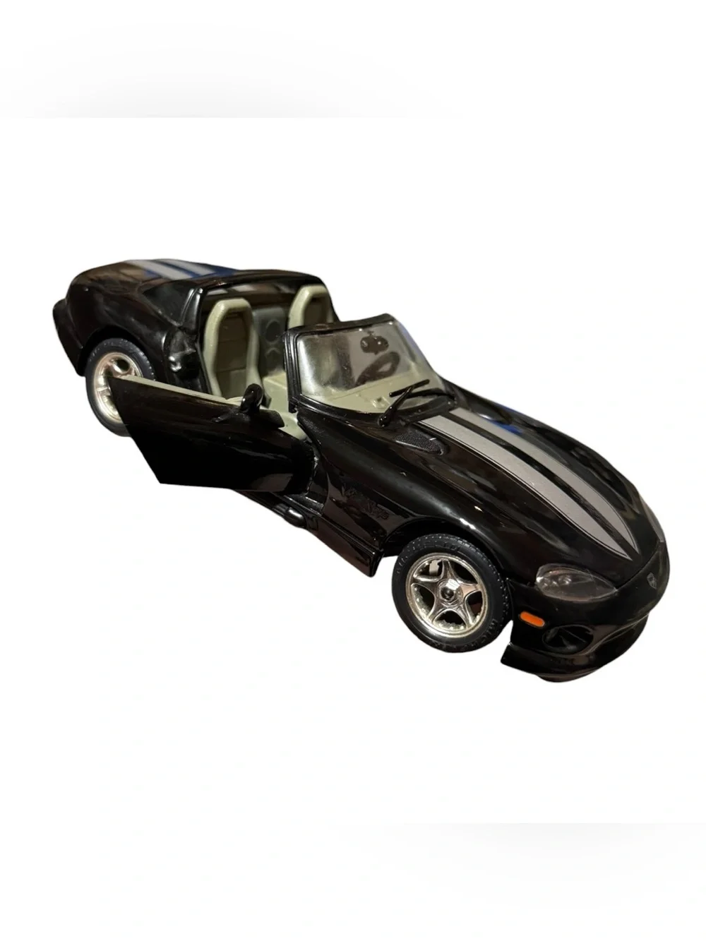 Bburago Dodge Viper RT/10 Italy Black Die Cast Car 1:24